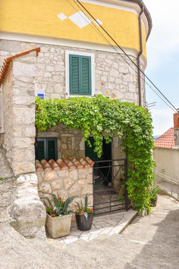 Apartmani Amra Novi Vinodolski Ngoại thất bức ảnh